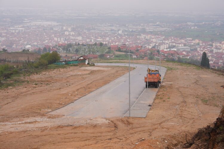 Изградбата на Социјалната населба во Струмица влегува во трета фаза – ќе се подигнат првите 26 од планираните 118 куќи