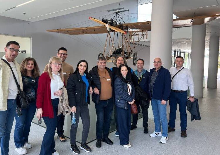 Професори од ДСУ „Никола Карев“ од Струмица беа во посета на Школскиот центар за стручна извонредност и тренинг во Нова Горица, Словенија