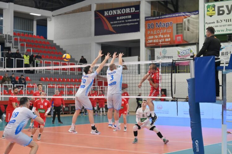 Одбојкарите на Струмица ги надиграа Борец од Велес – во КУП финалето во Радовиш ќе играат со „Штип УГД“