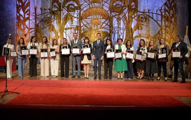 По повод денот на сесловенските браќа Кирил и Методиј, Општина Струмица додели 15 плакети и признанија на најдобрите просветни работници