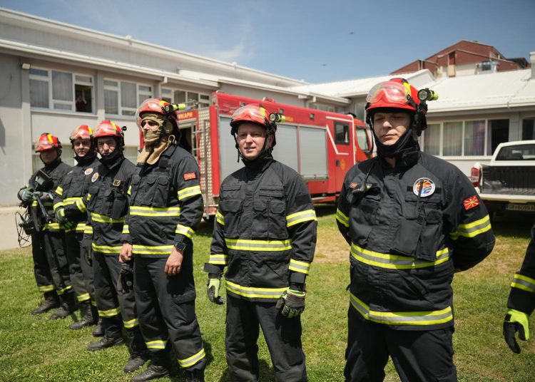 Со спасувачка вежба струмичките пожарникари го одбележаа 20 Мај – Денот на македонските пожарникари