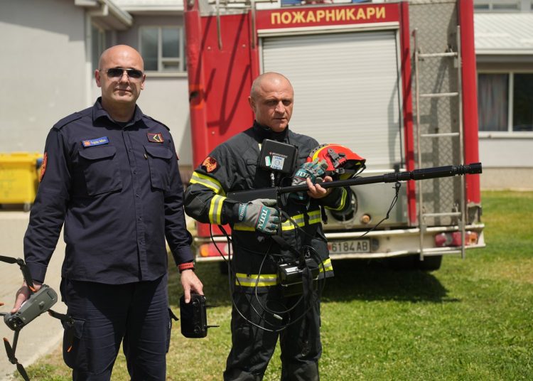 Со спасувачка вежба струмичките пожарникари го одбележаа 20 Мај – Денот на македонските пожарникари