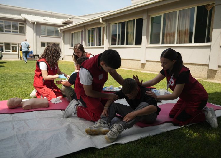 Со спасувачка вежба струмичките пожарникари го одбележаа 20 Мај – Денот на македонските пожарникари