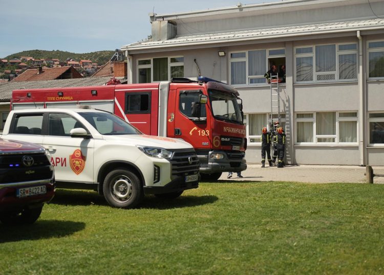 Со спасувачка вежба струмичките пожарникари го одбележаа 20 Мај – Денот на македонските пожарникари
