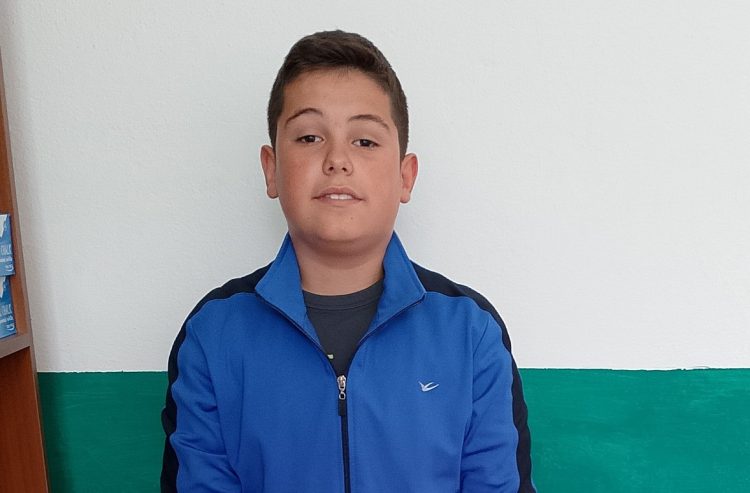 Ученикот Лука Стојановиќ од Колешино го освои првото место на конкурсот за избор на најдобар есеј на Министерството за образование и наука