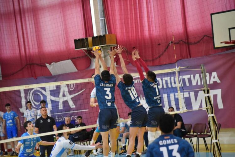 Одбојкарите на Штип ги спречија струмичани на нивни терен да го земат шампионскиот пехар