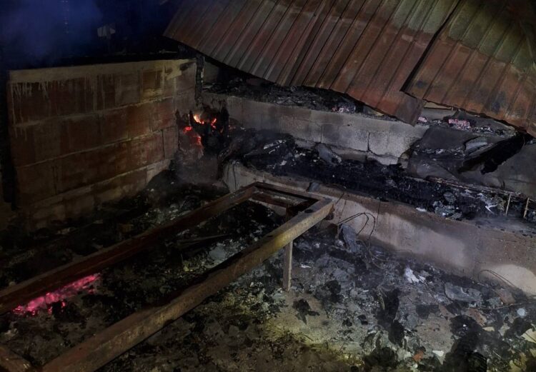 Изгоре викендица во Раборци