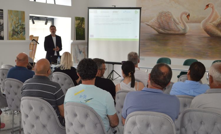 Државата да ги помага апликантите за ИПАРД средствата од ЕУ – одржана едукативна работилница во Радовиш