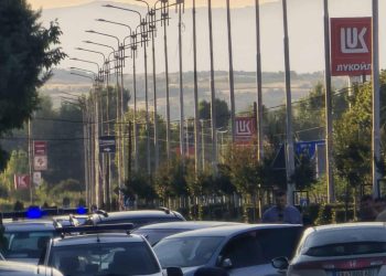 Во полициска акција кај автобуската во Струмица фатени тројца луѓе со дрога – судир на повеќе возила на раскрсницата