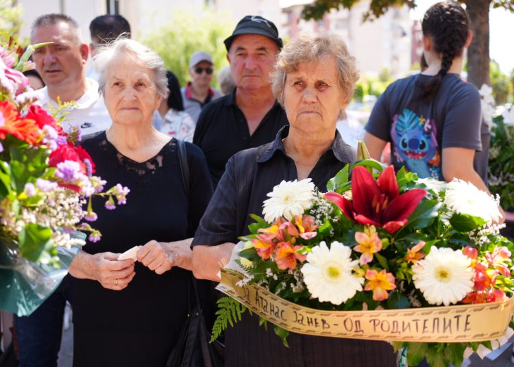 Денеска се навршија 24 години од убиството на македонските бранители Атанас Јанев и Кољо Китанов