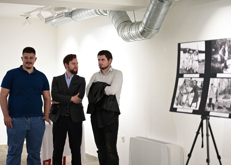 Во Градската уметничка галерија во Струмица поставена изложба на фотографии од царското семејство Романови