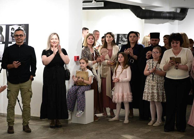 Во Градската уметничка галерија во Струмица поставена изложба на фотографии од царското семејство Романови