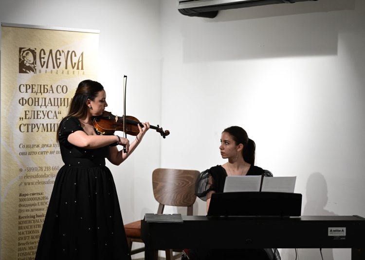 Во Градската уметничка галерија во Струмица поставена изложба на фотографии од царското семејство Романови