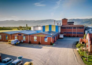 Рафинеријата за масло „ОСТРОГ ЛУНА“ вработува 10 работници