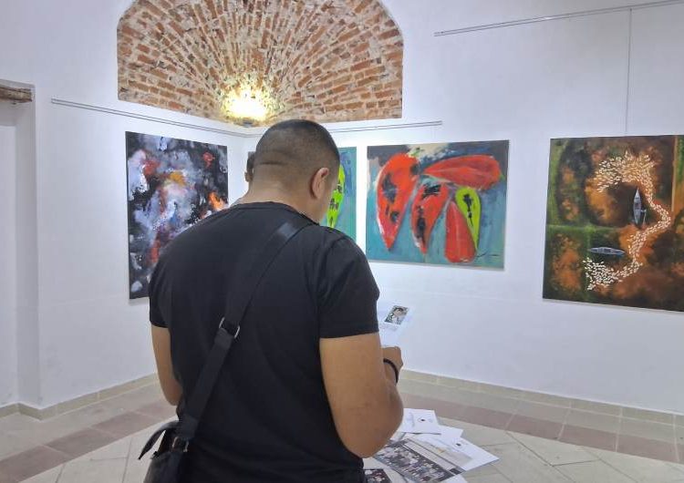 Ликовното богатство од Струмица пренесено во Гевгелија со изложбата на дела од 61-та Струмичка ликовна колонија