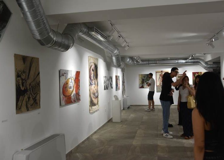 Во Градската Уметничка галерија поставена изложба на дела од Камелија Каламерникова – ќе можете да ги погледнете во ноќните часови до 20 јули