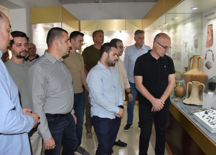 ВМРО-ДПМНЕ сé уште прави анализи кој да им биде кандидат за градоначалник на Струмица – Антонио Милошоски на средба со членството