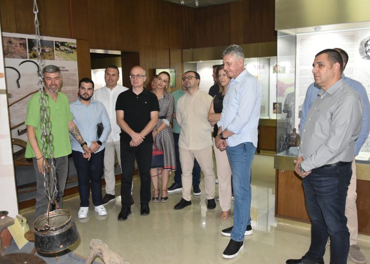 ВМРО-ДПМНЕ сé уште прави анализи кој да им биде кандидат за градоначалник на Струмица – Антонио Милошоски на средба со членството