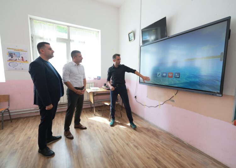 Министерот за локална самоуправа, Златко Перински во посета на струмичко-радовишкиот регион