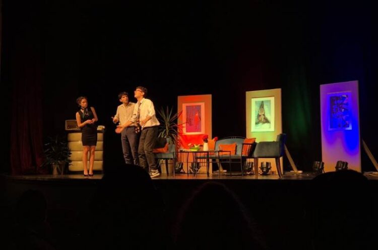 Младите струмичани од претставата „Стјуардеси“ настапија на меѓународен театарски фестивал во Србија