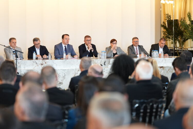 Премиерот Мицкоски на бизнис форум во Струмица: „Владата е партнер на стопанствениците, а не нивен противник“
