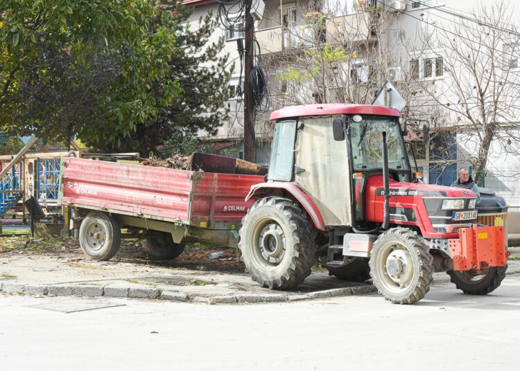 „Комуналец“ започна акција за мапирање и чистење на мини дивите депонии во Струмица