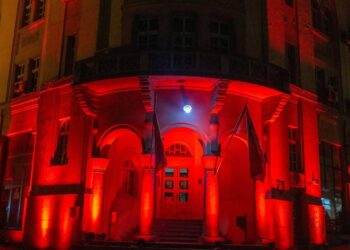 Струмица ја осветли општинската зграда во портокалово – почеток на кампањата „16 дена активизам против насилство врз жените и девојчињата