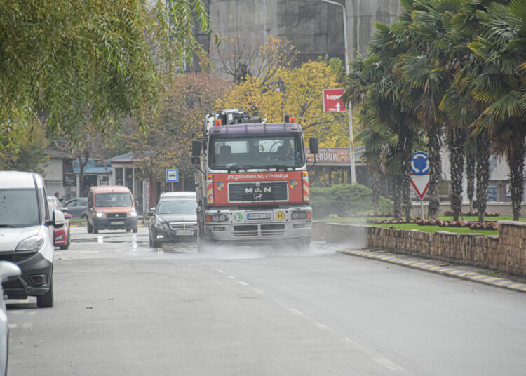 ЈПКД „Комуналец“ ја реализираше есенската викенд акција за почисти улици и апелира до граѓаните за повисока совесност