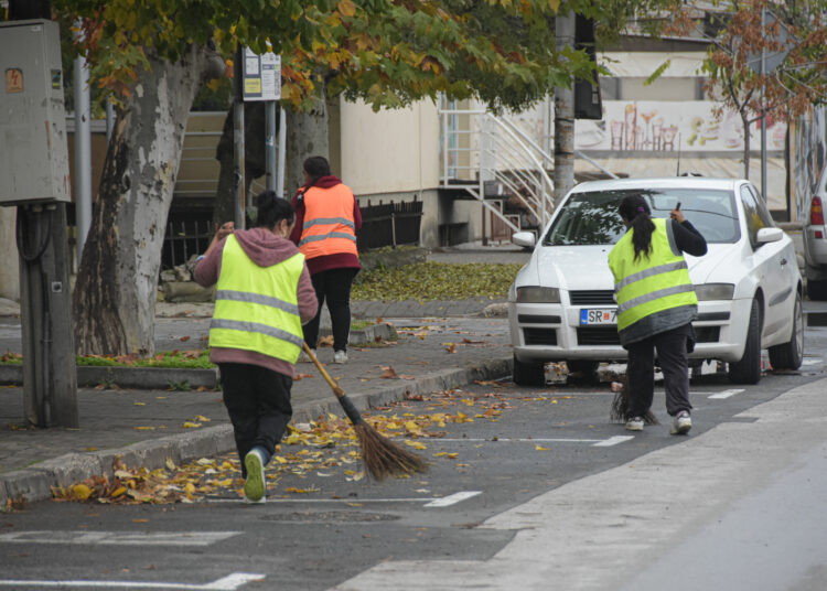 ЈПКД „Комуналец“ ја реализираше есенската викенд акција за почисти улици и апелира до граѓаните за повисока совесност