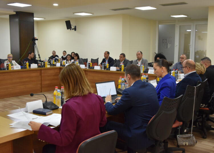 Советот на општина Струмица ги усвои развојните програми за 2026 и кварталниот буџетски извештај, а направи и ребаланс на тековниот буџет