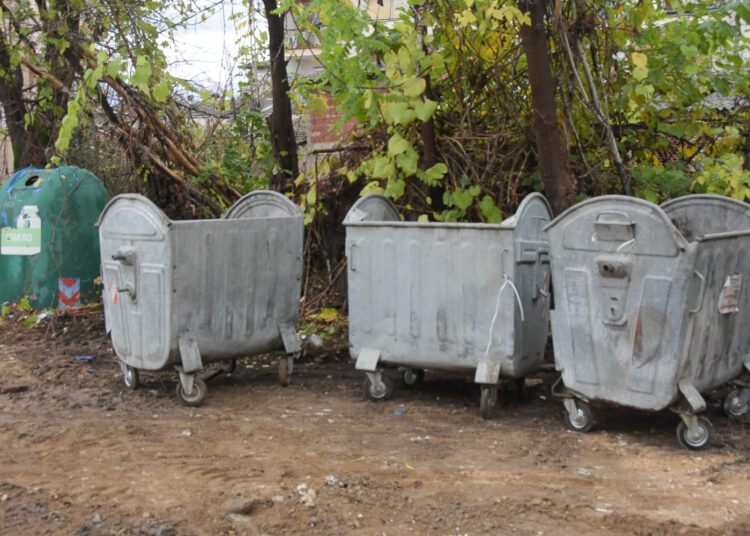 Комуналец: Исчистена дива мини депонија во центарот на Струмица