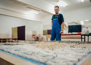 Саат кулата на струмичкиот плоштад ќе добие нов лик – Александар Филев прави мозаик