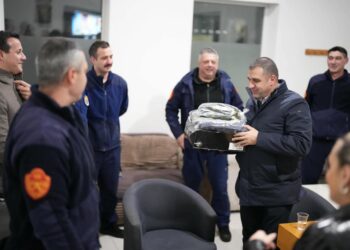 Градоначалникот Јанков и претседателот Маџунков ги посетија дежурните служби што се грижат за Струмица и за празниците