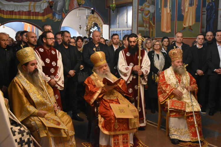 Утрово се одржа Света архијерејска литургија во чест на патрониот празник на Струмица на која началствуваше Архиепископот г.г. Стефан