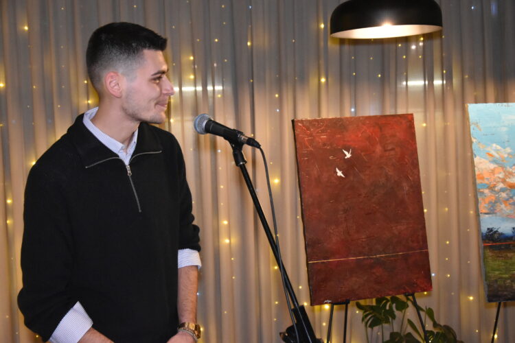 „Диптих“ – уметнички дијалог на Таше Пефќев отворен во кафе-барот „Арти“