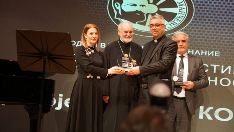 Протојереј отец Гоце Костов добитник на признанието „Вељо Манчевски“