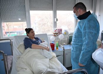 Градоначалникот Петар Јанков ги посети мајката и првиот жител на општина Струмица во Новата 2026-та