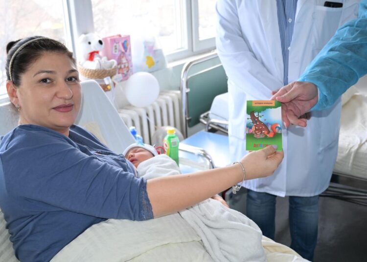 Градоначалникот Петар Јанков ги посети мајката и првиот жител на општина Струмица во Новата 2026-та